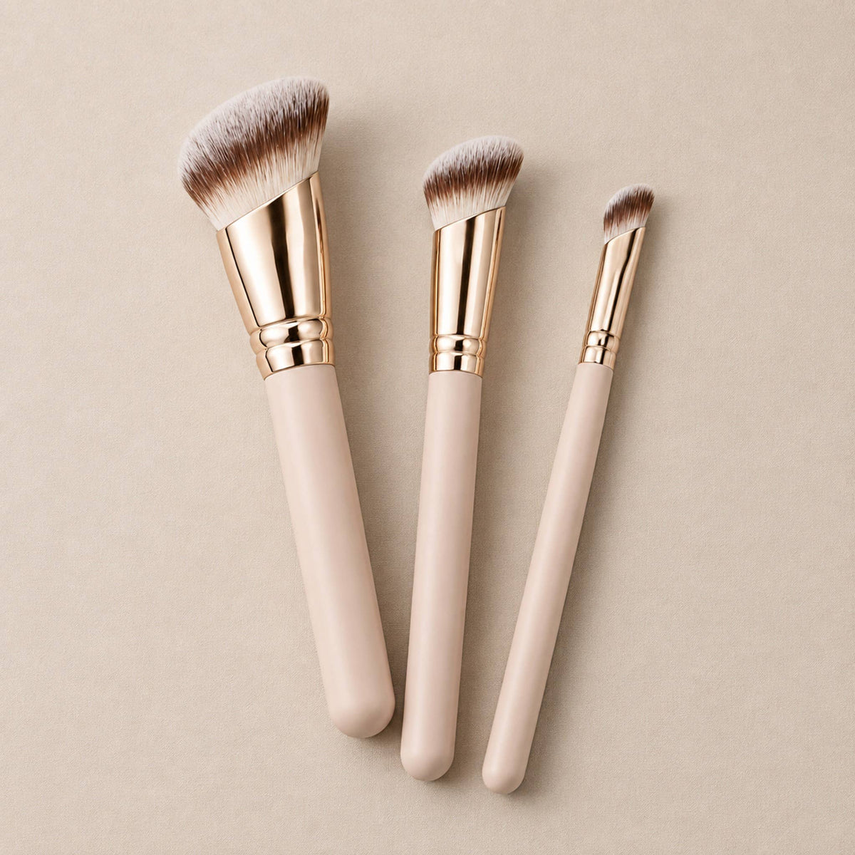 Set esencial de 3 brochas de maquillaje de fibras sintéticas: A1